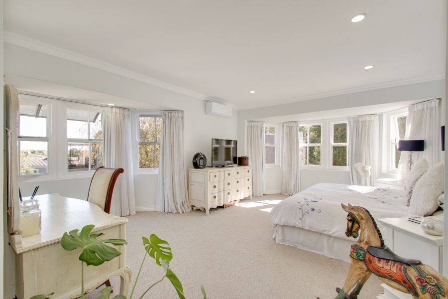 5 Bedroom Property for Sale in Fourways Gardens Gauteng