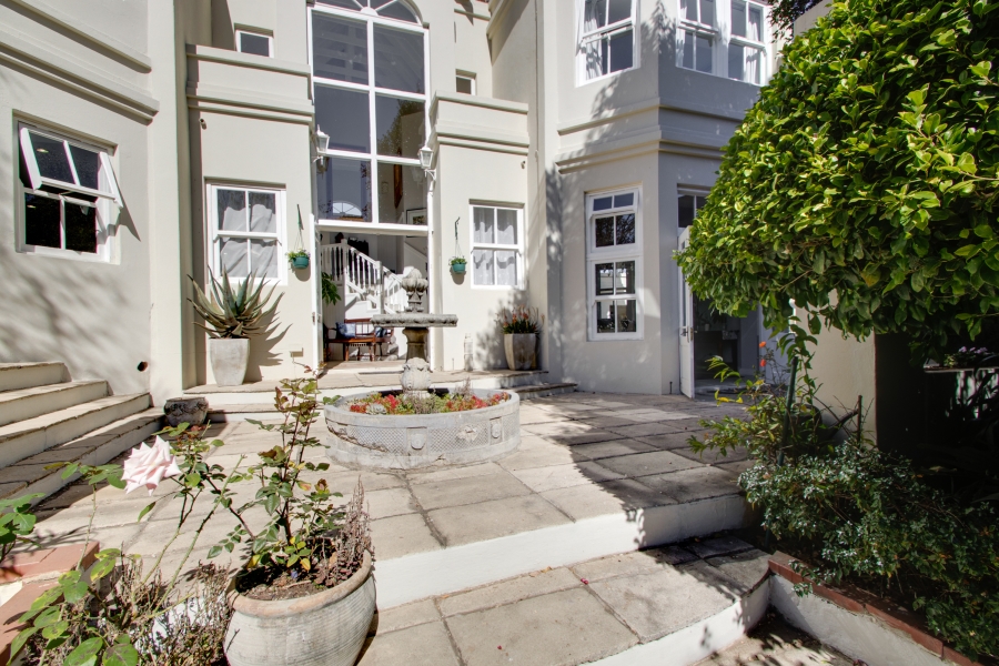 5 Bedroom Property for Sale in Fourways Gardens Gauteng