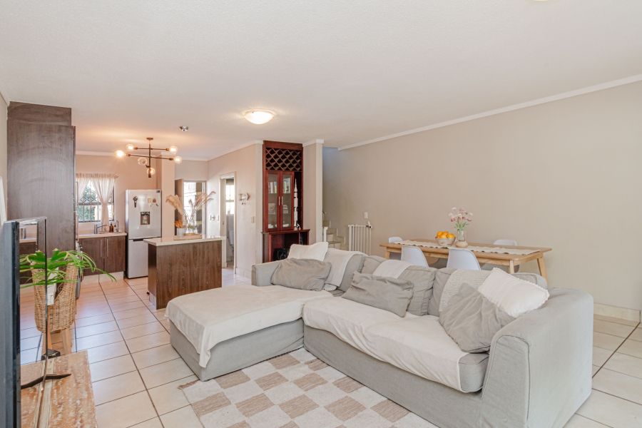 2 Bedroom Property for Sale in Lonehill Gauteng