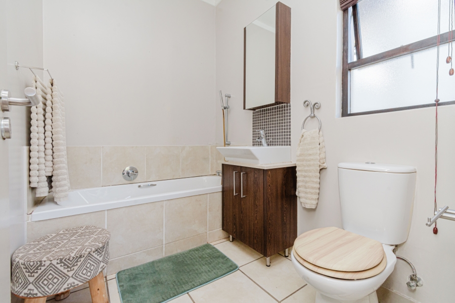 2 Bedroom Property for Sale in Lonehill Gauteng