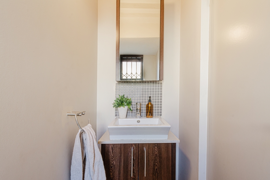 2 Bedroom Property for Sale in Lonehill Gauteng