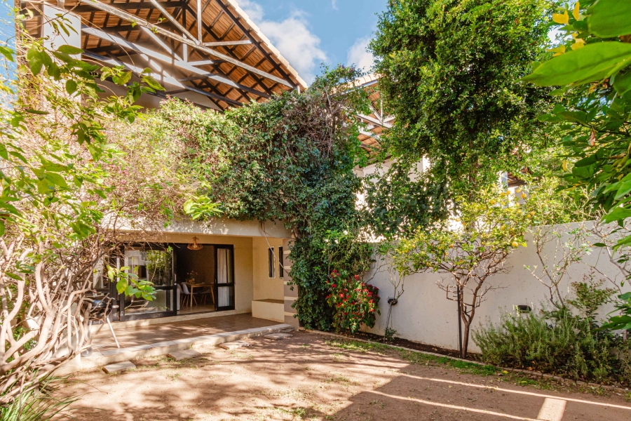 2 Bedroom Property for Sale in Lonehill Gauteng