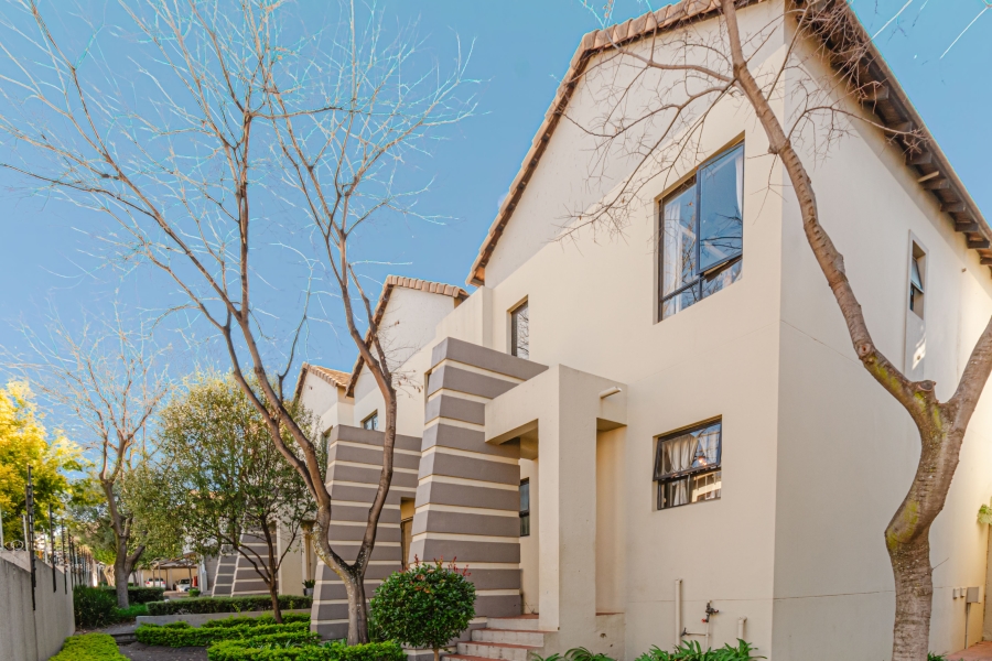 2 Bedroom Property for Sale in Lonehill Gauteng