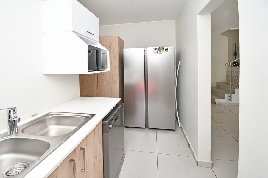 3 Bedroom Property for Sale in Broadacres Gauteng