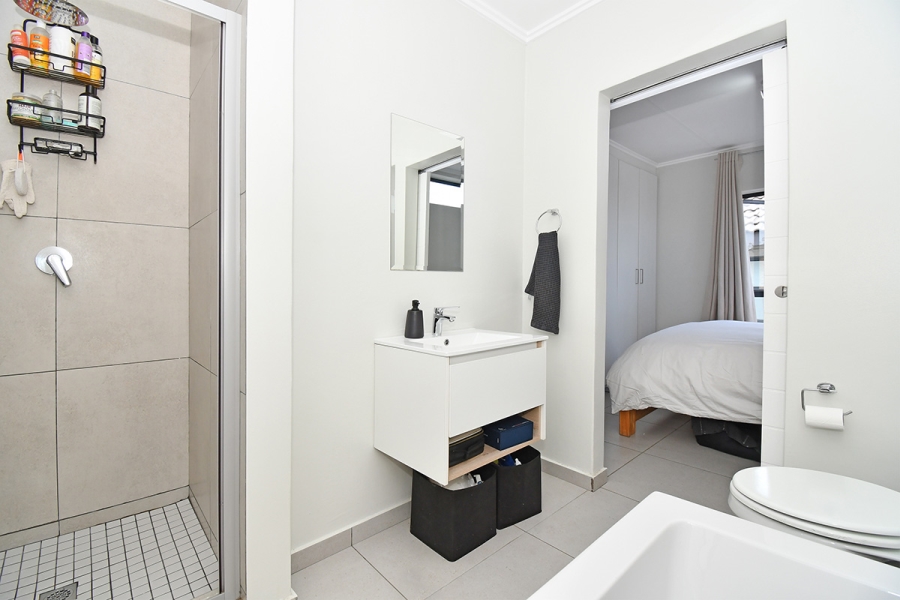3 Bedroom Property for Sale in Broadacres Gauteng