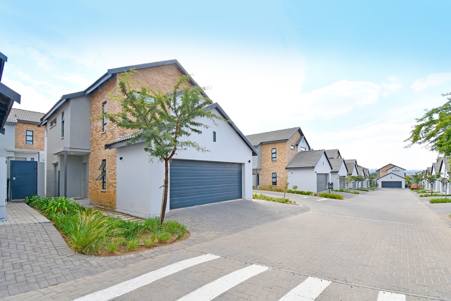 3 Bedroom Property for Sale in Broadacres Gauteng
