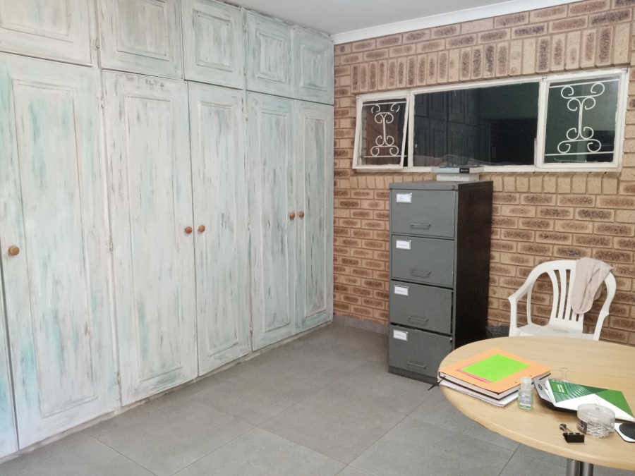 3 Bedroom Property for Sale in Bekkersdal Gauteng