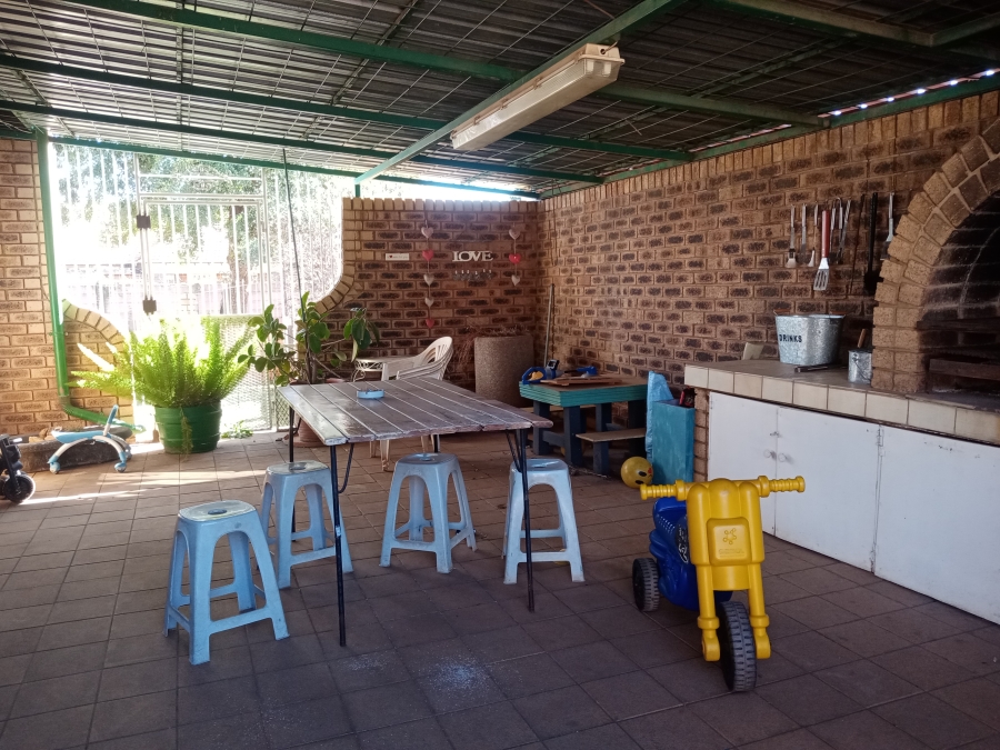 3 Bedroom Property for Sale in Bekkersdal Gauteng