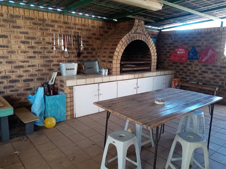 3 Bedroom Property for Sale in Bekkersdal Gauteng