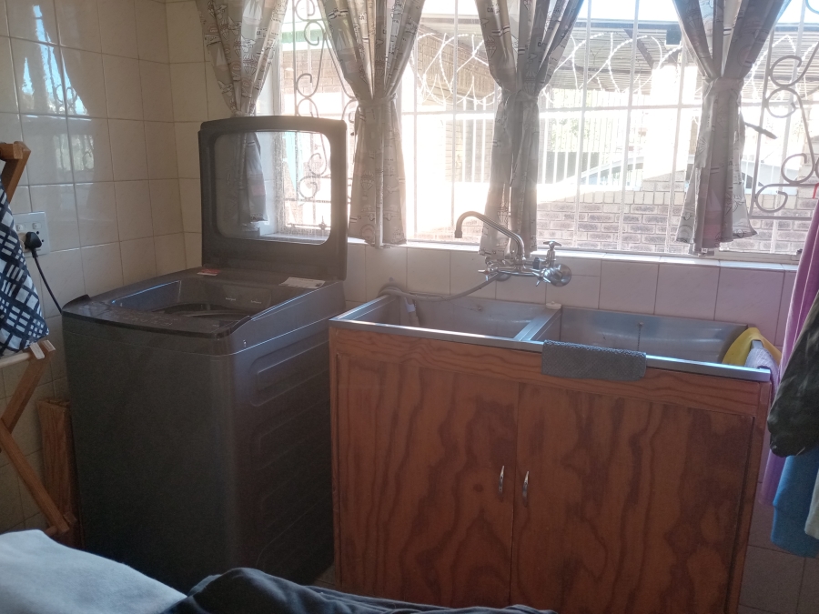 3 Bedroom Property for Sale in Bekkersdal Gauteng