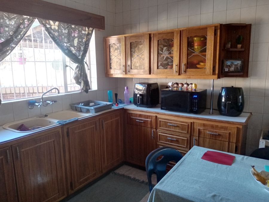 3 Bedroom Property for Sale in Bekkersdal Gauteng