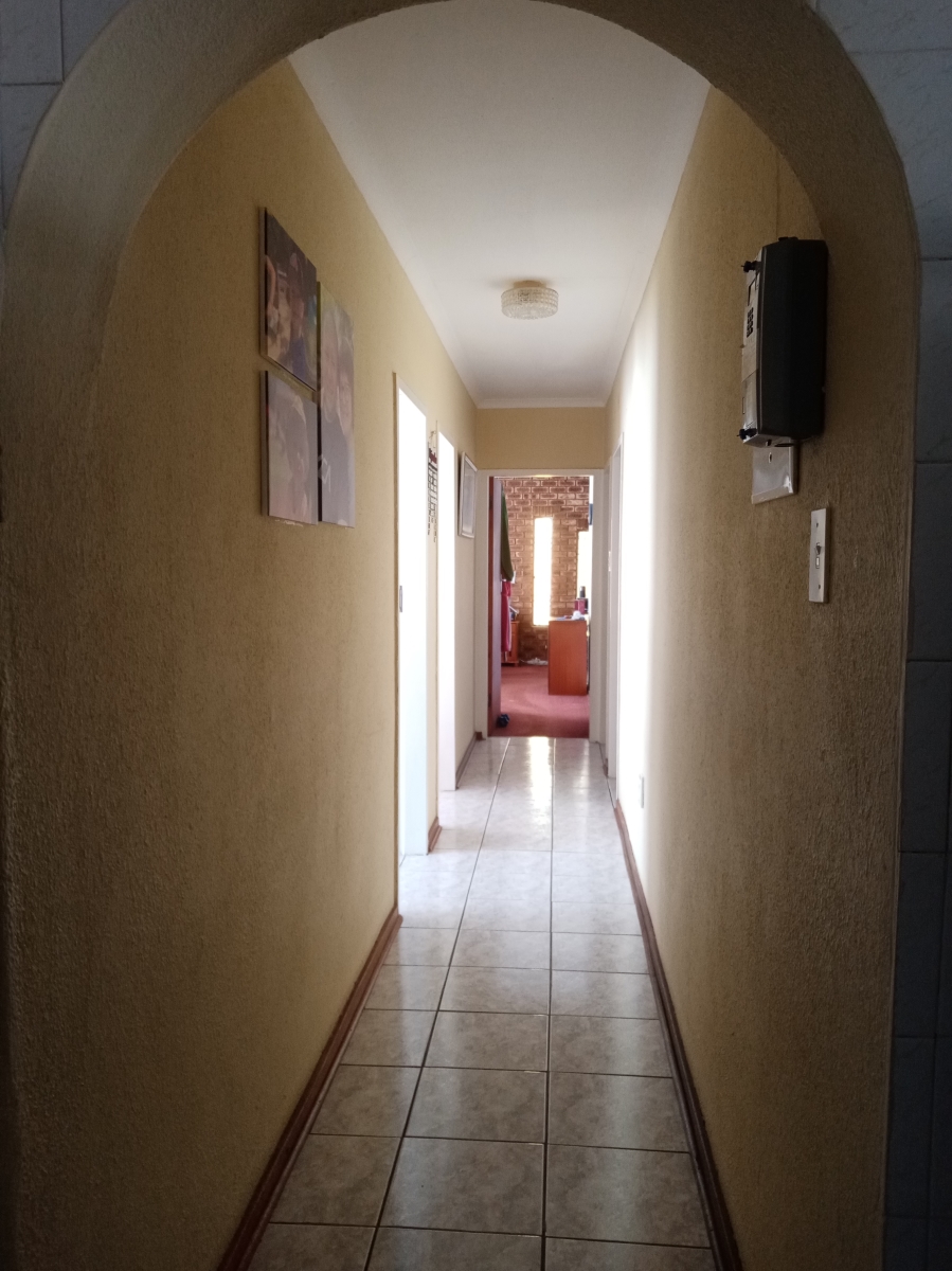 3 Bedroom Property for Sale in Bekkersdal Gauteng