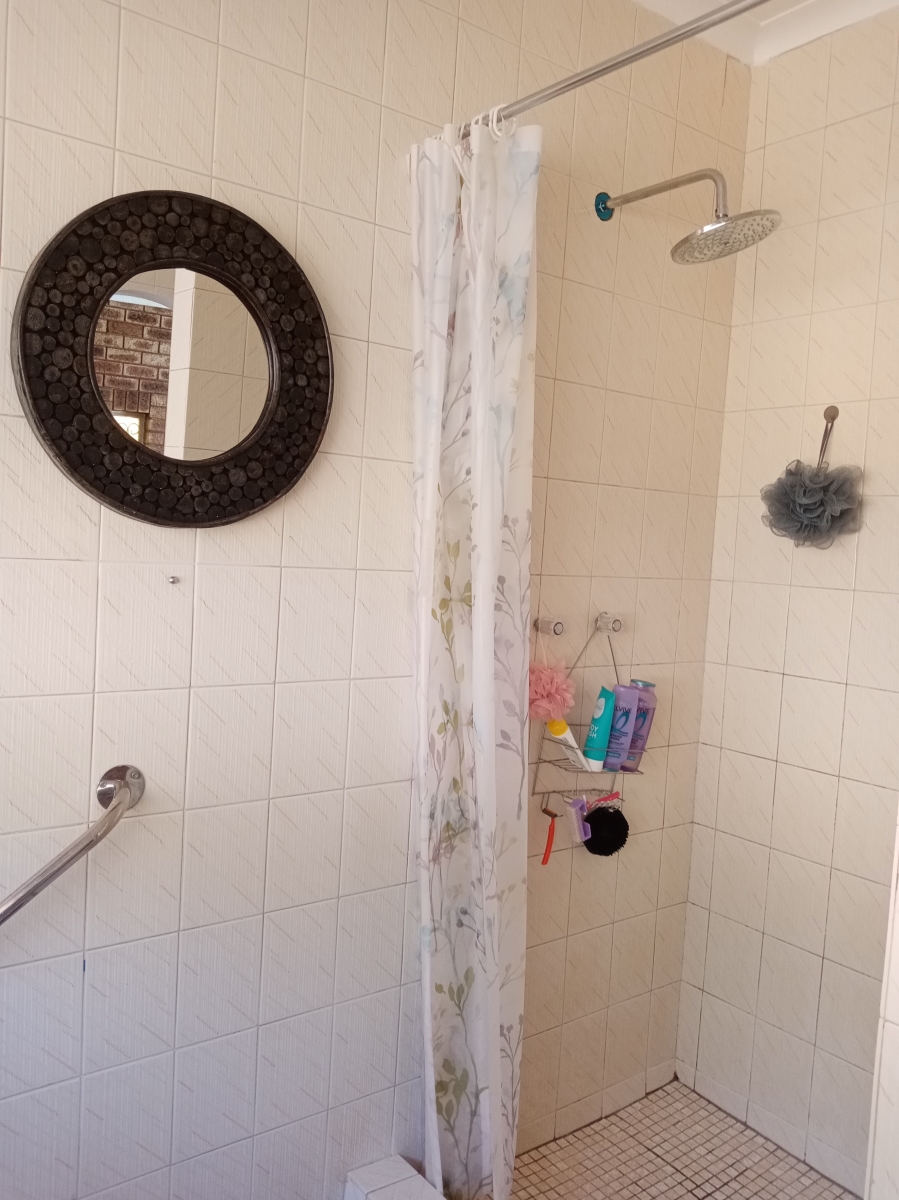 3 Bedroom Property for Sale in Bekkersdal Gauteng