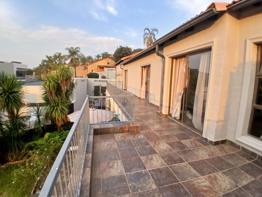 To Let 4 Bedroom Property for Rent in Waterkloof Gauteng
