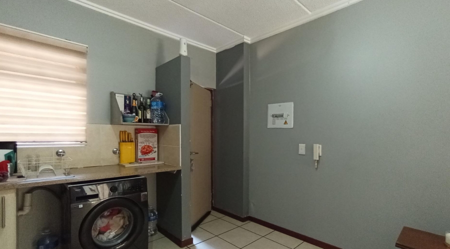 1 Bedroom Property for Sale in Beverley Gauteng