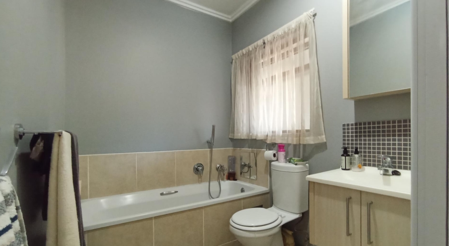 1 Bedroom Property for Sale in Beverley Gauteng