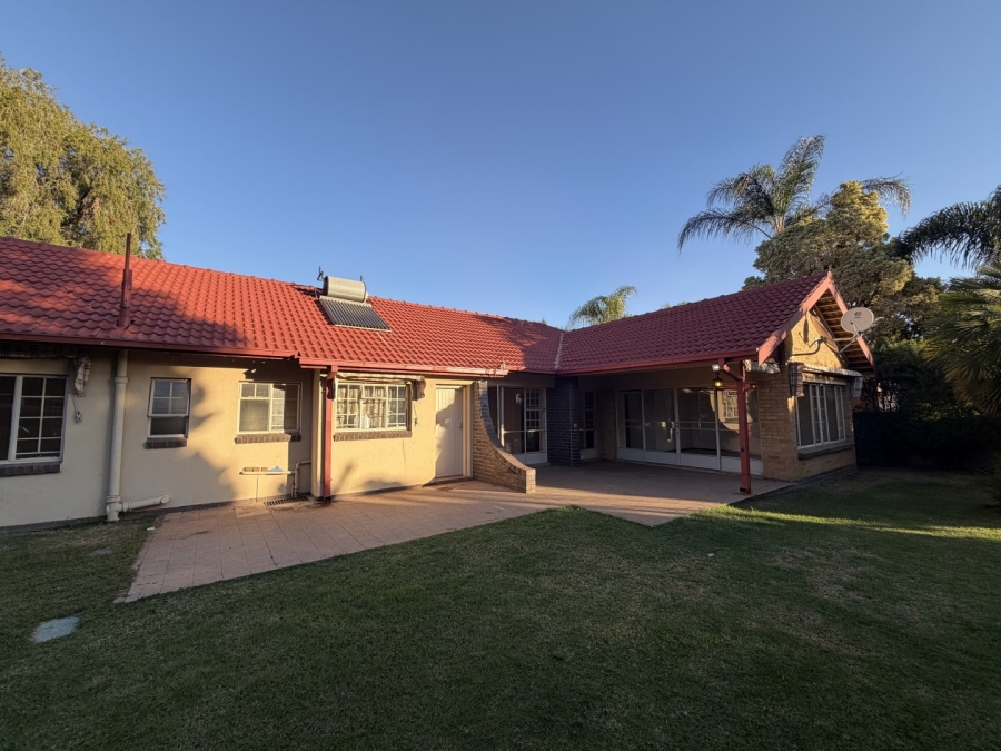 3 Bedroom Property for Sale in Queenswood Gauteng