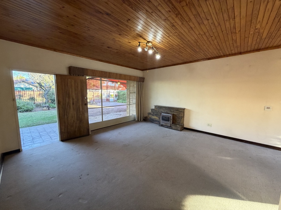 3 Bedroom Property for Sale in Queenswood Gauteng