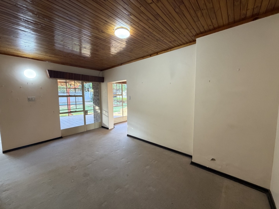 3 Bedroom Property for Sale in Queenswood Gauteng