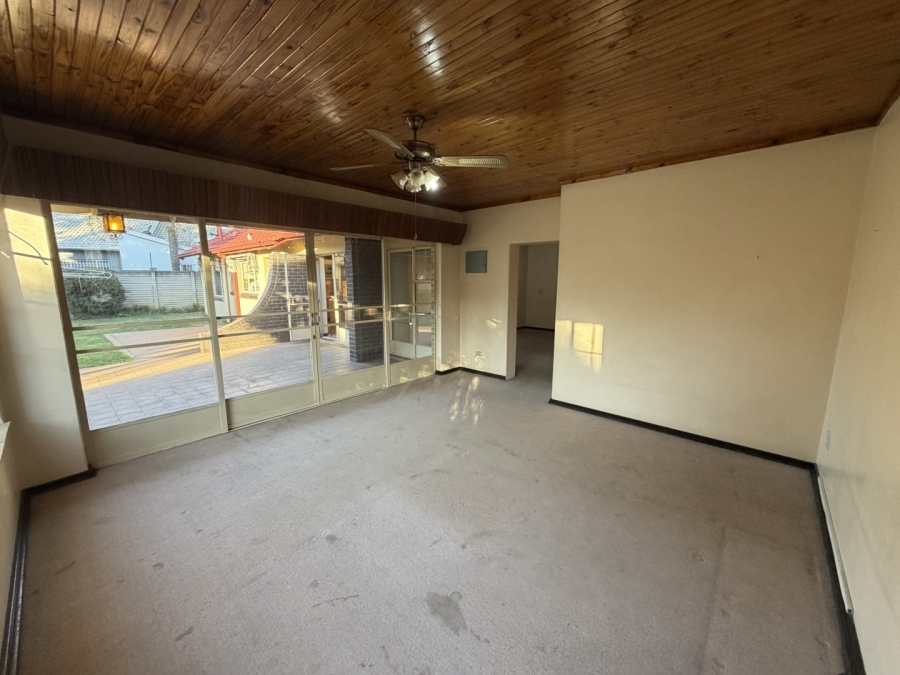 3 Bedroom Property for Sale in Queenswood Gauteng
