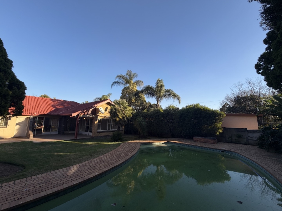 3 Bedroom Property for Sale in Queenswood Gauteng