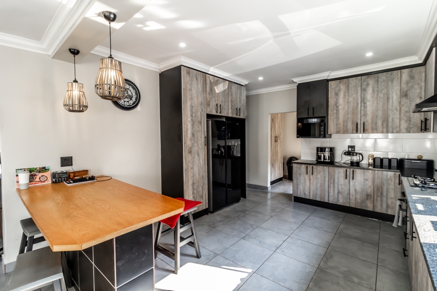 4 Bedroom Property for Sale in Rietfontein Gauteng