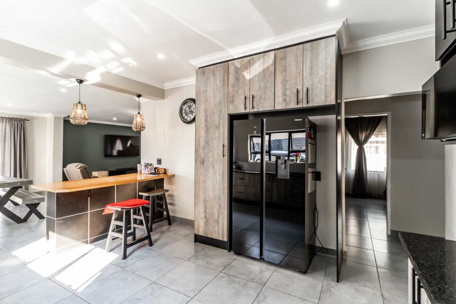 4 Bedroom Property for Sale in Rietfontein Gauteng