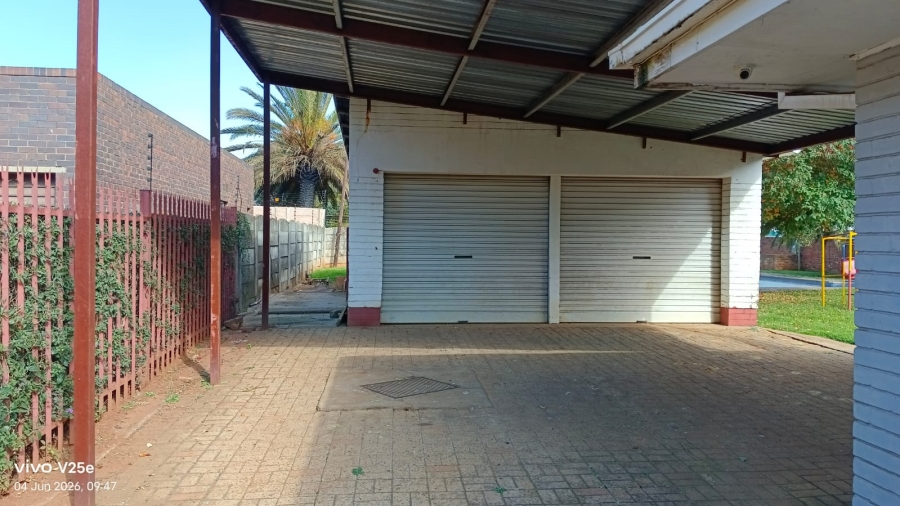 4 Bedroom Property for Sale in Strubenvale Gauteng