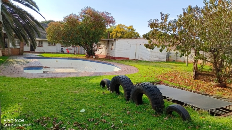 4 Bedroom Property for Sale in Strubenvale Gauteng