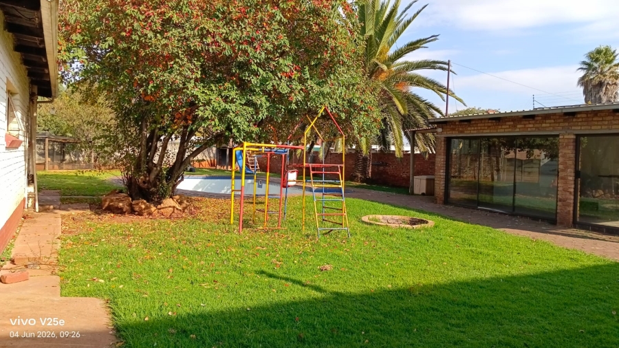 4 Bedroom Property for Sale in Strubenvale Gauteng
