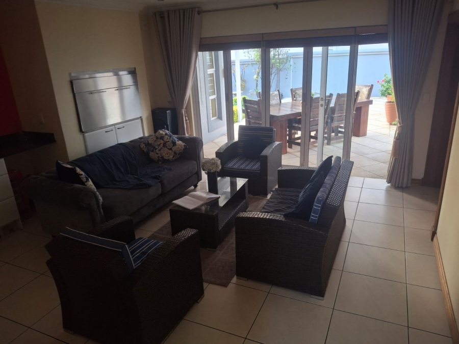 4 Bedroom Property for Sale in Greenstone Hill Gauteng