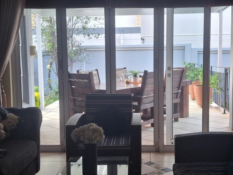 4 Bedroom Property for Sale in Greenstone Hill Gauteng