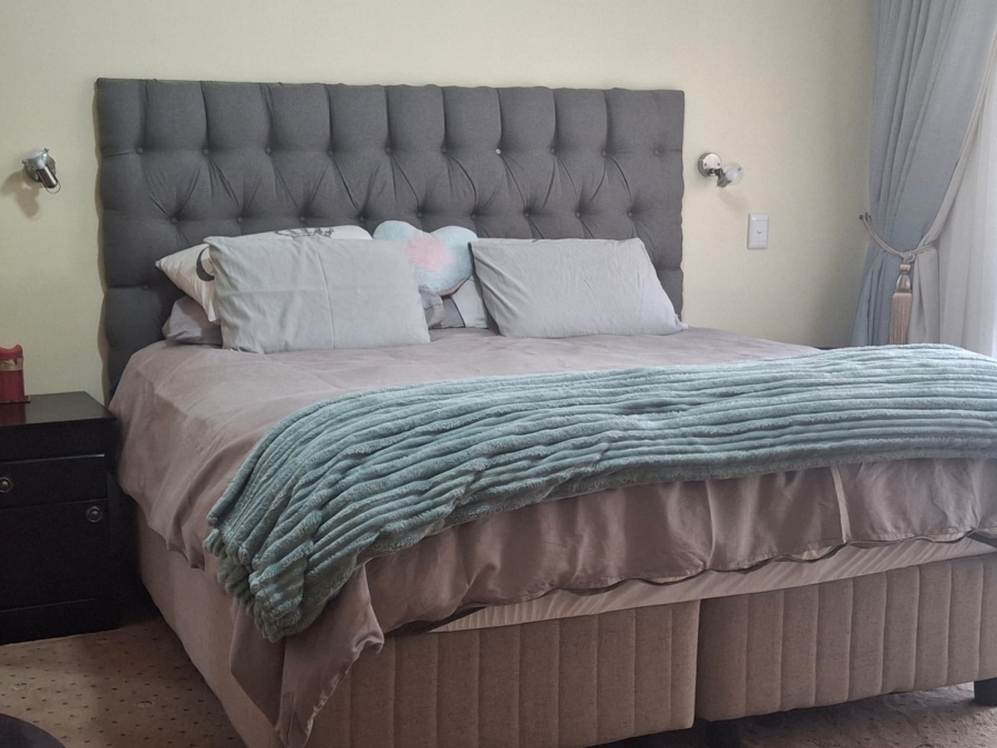 4 Bedroom Property for Sale in Greenstone Hill Gauteng