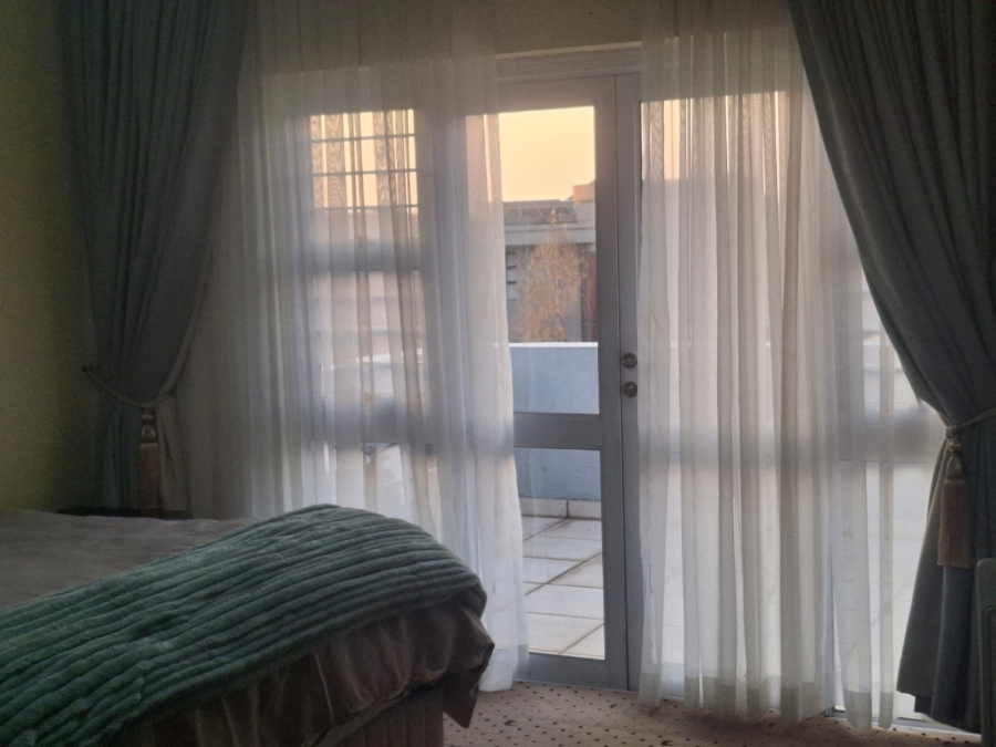 4 Bedroom Property for Sale in Greenstone Hill Gauteng