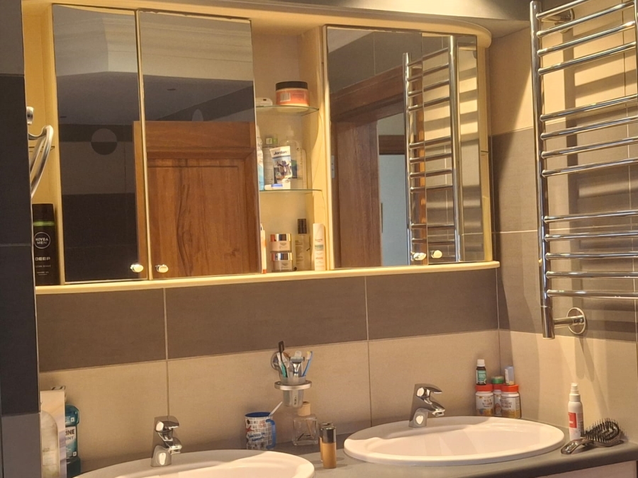 4 Bedroom Property for Sale in Greenstone Hill Gauteng