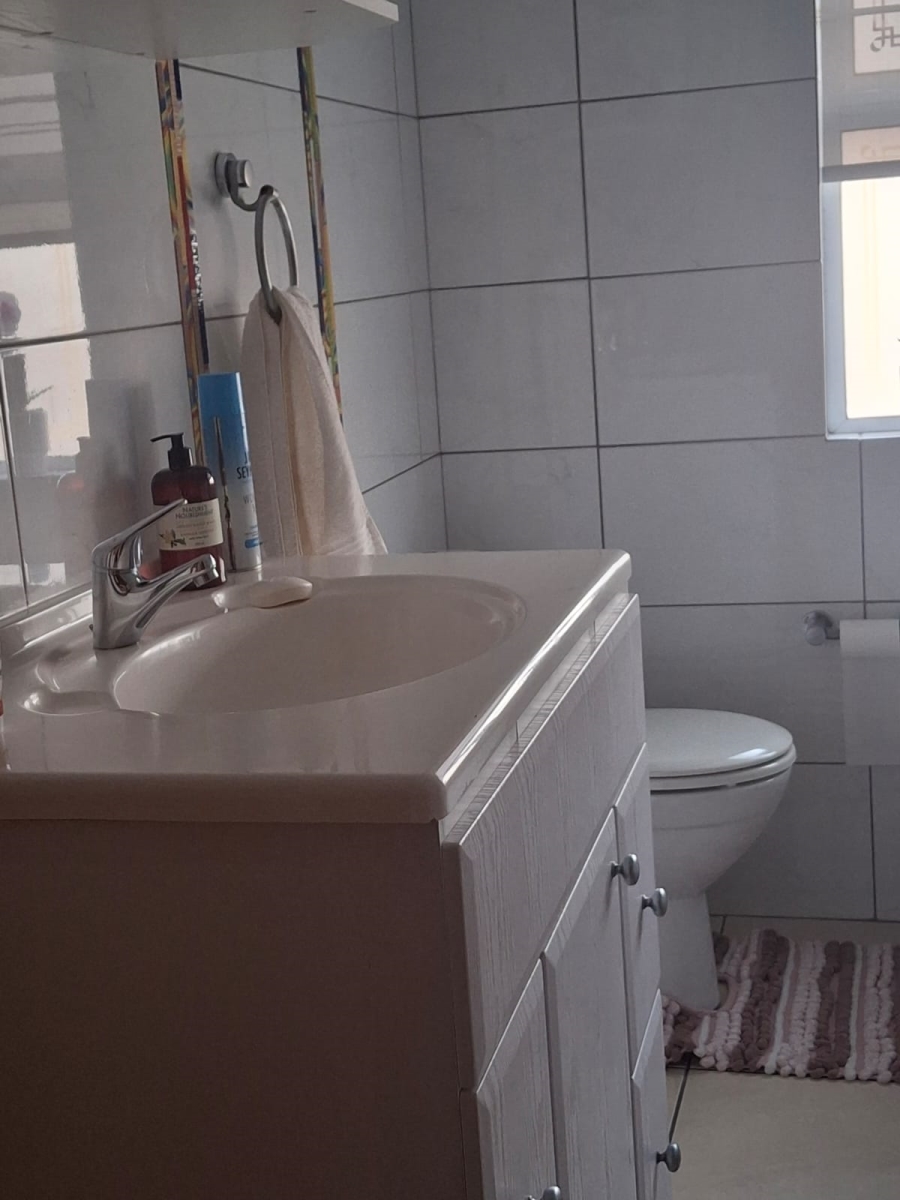 4 Bedroom Property for Sale in Greenstone Hill Gauteng