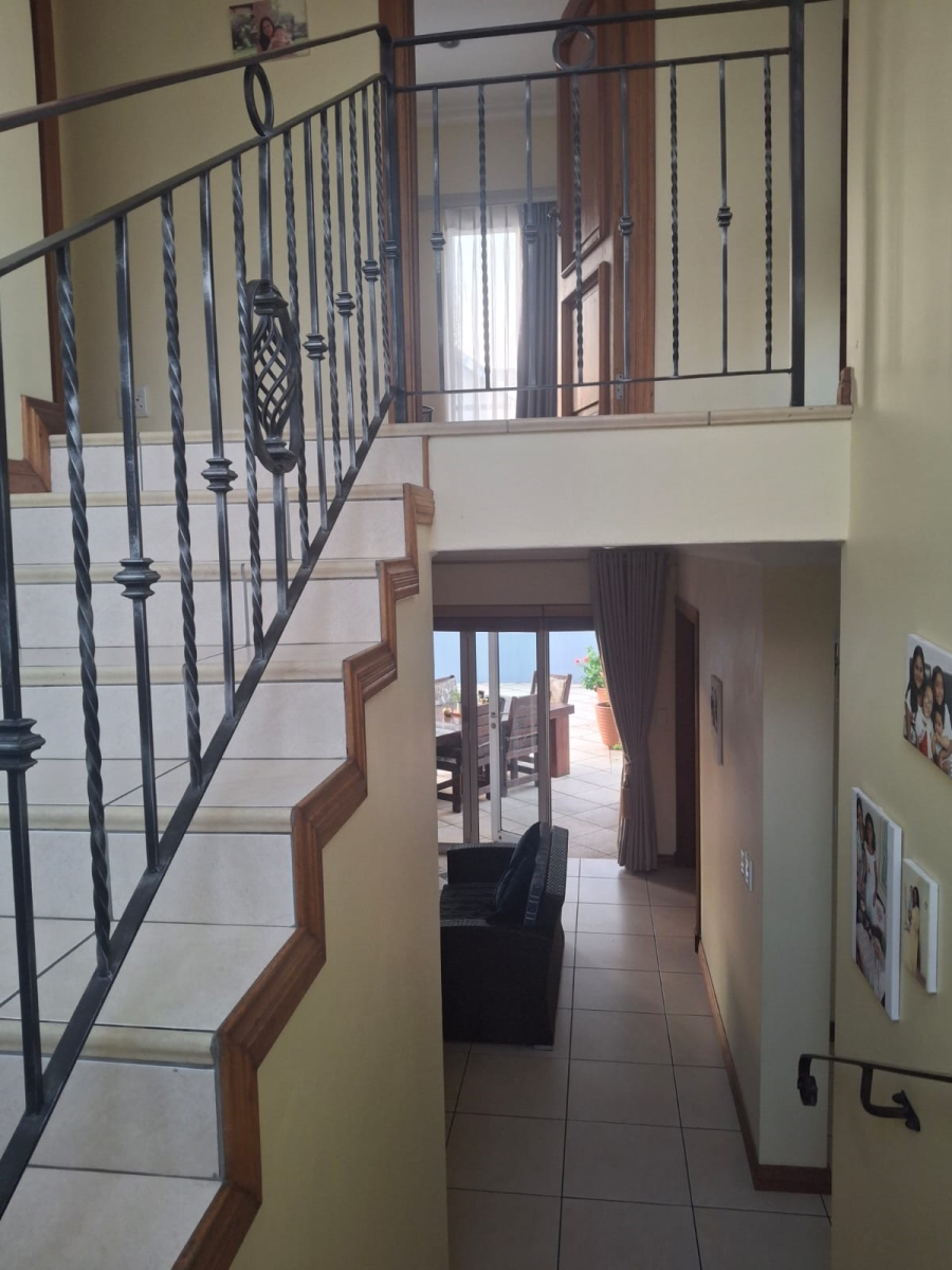 4 Bedroom Property for Sale in Greenstone Hill Gauteng