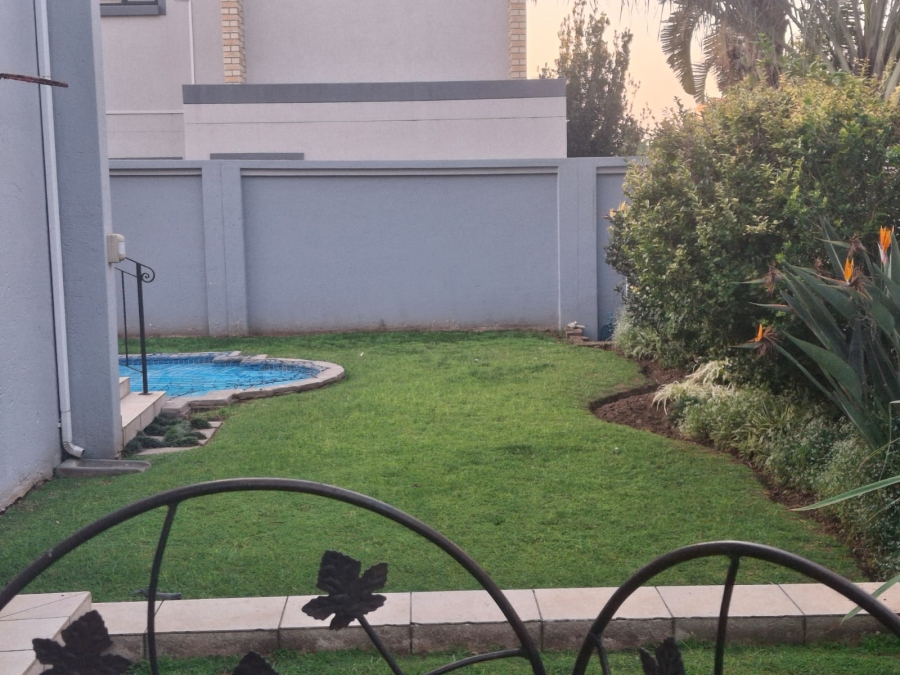4 Bedroom Property for Sale in Greenstone Hill Gauteng