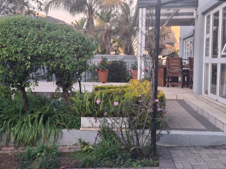 4 Bedroom Property for Sale in Greenstone Hill Gauteng