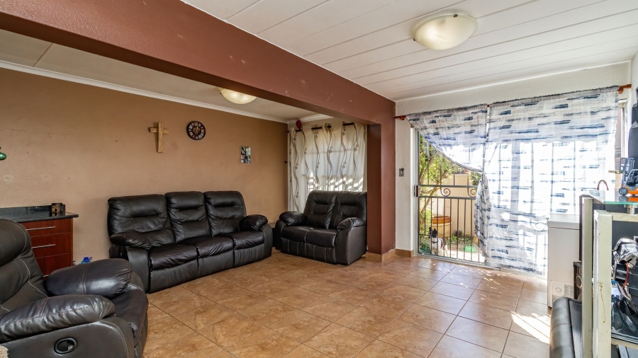 2 Bedroom Property for Sale in Edleen Gauteng