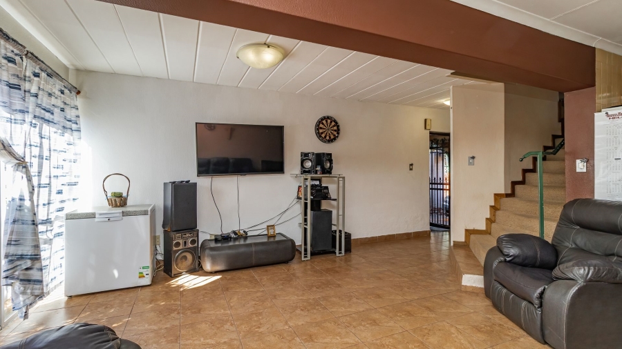 2 Bedroom Property for Sale in Edleen Gauteng