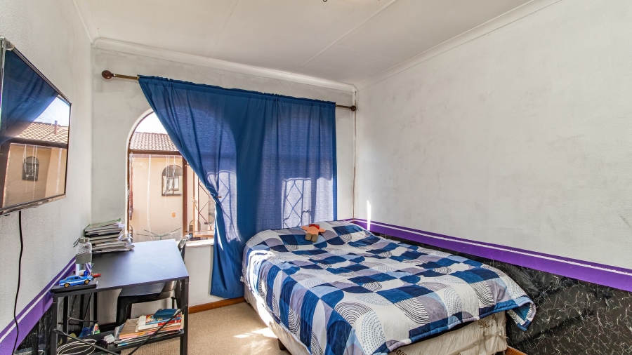 2 Bedroom Property for Sale in Edleen Gauteng