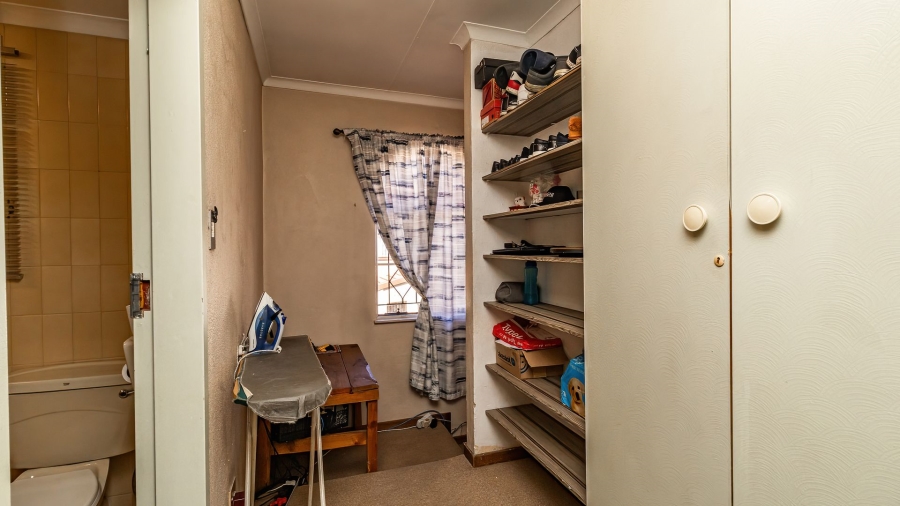 2 Bedroom Property for Sale in Edleen Gauteng
