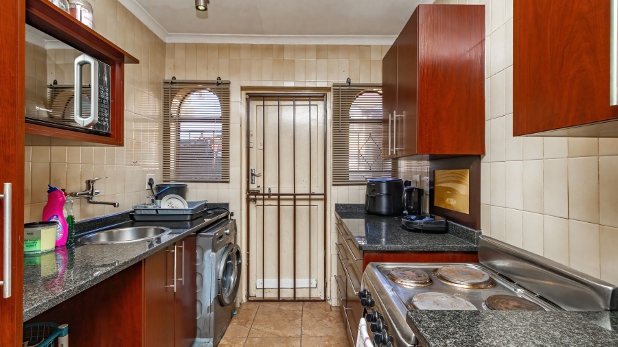 2 Bedroom Property for Sale in Edleen Gauteng