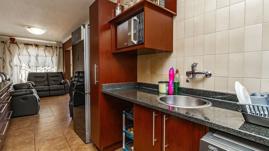 2 Bedroom Property for Sale in Edleen Gauteng