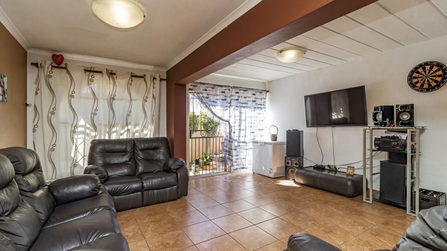 2 Bedroom Property for Sale in Edleen Gauteng