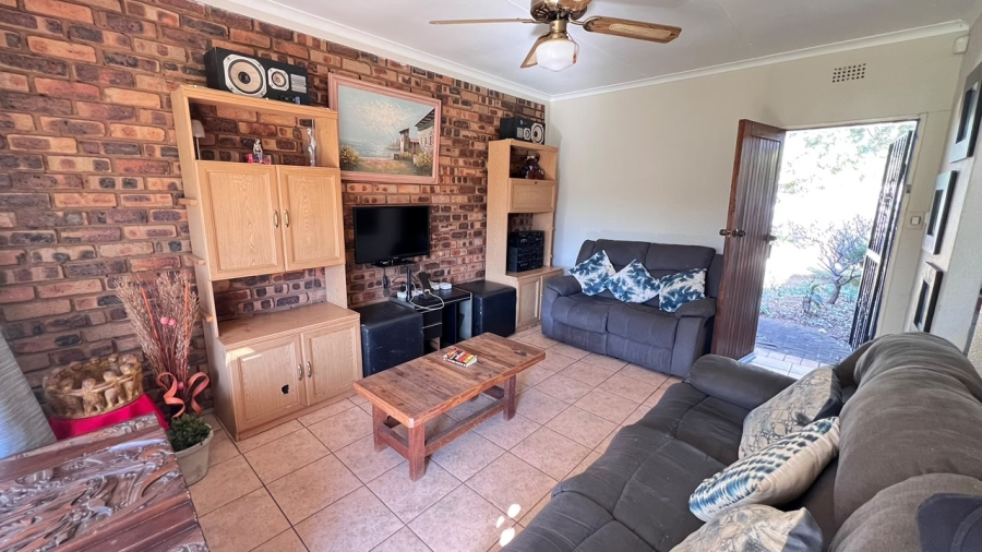 3 Bedroom Property for Sale in Crystal Park Gauteng