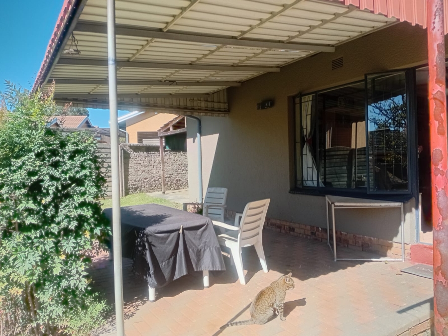 3 Bedroom Property for Sale in Crystal Park Gauteng