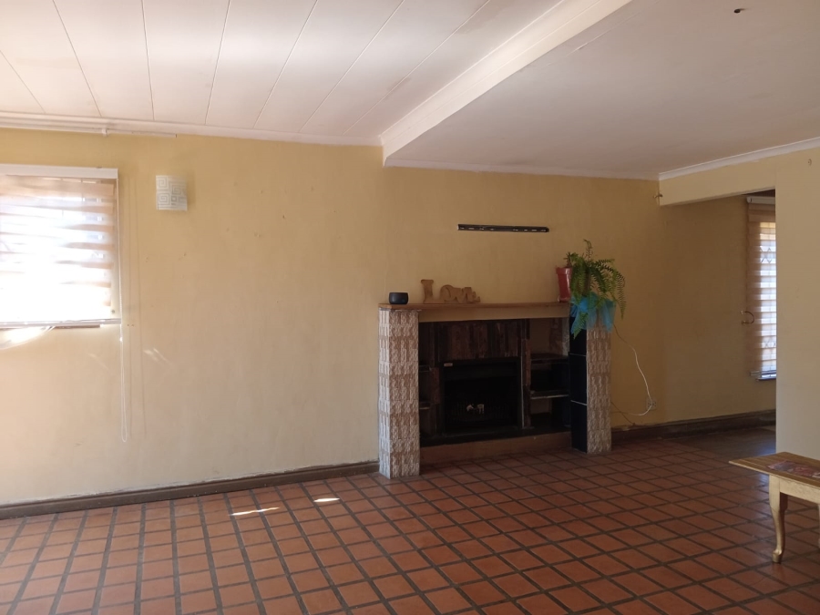 6 Bedroom Property for Sale in Brakpan Central Gauteng