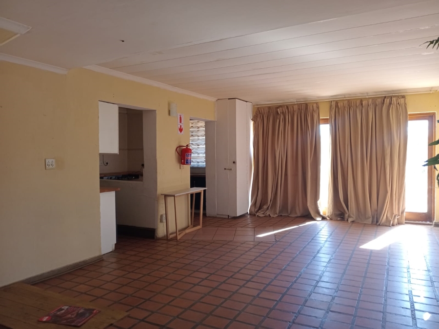 6 Bedroom Property for Sale in Brakpan Central Gauteng